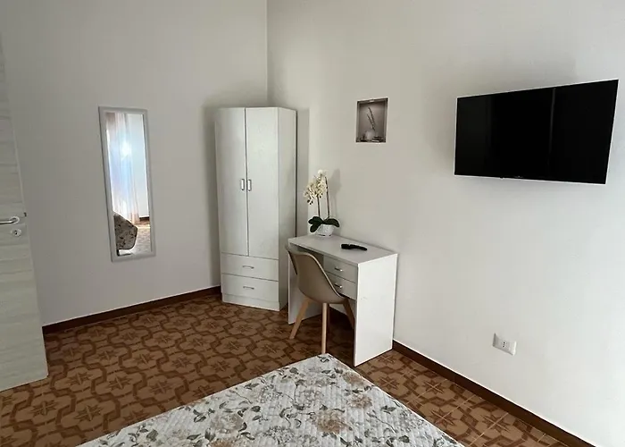 Andrea Accomodation טרופאה